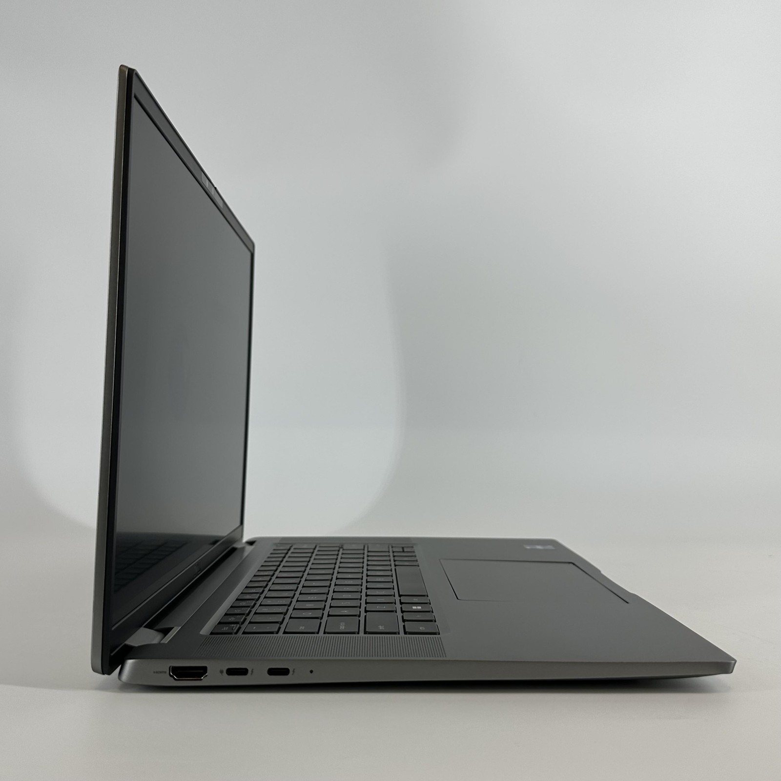 Dell Latitude 7640 16 Gray FHD+ 1.6 GHz i5-1345U 16GB 256GB SSD Good