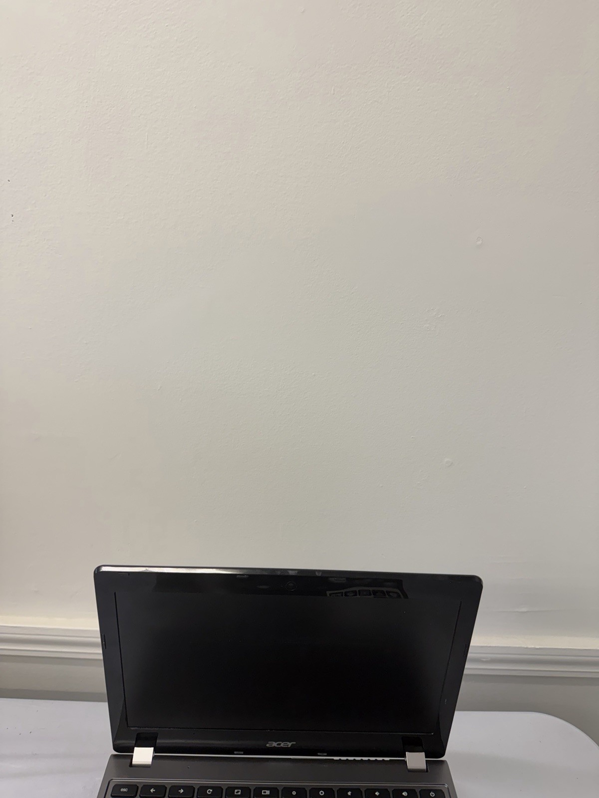 Acer Chromebook C740-C4PE Laptop – Good Screen – Intel Celeron 3205U – Read Des