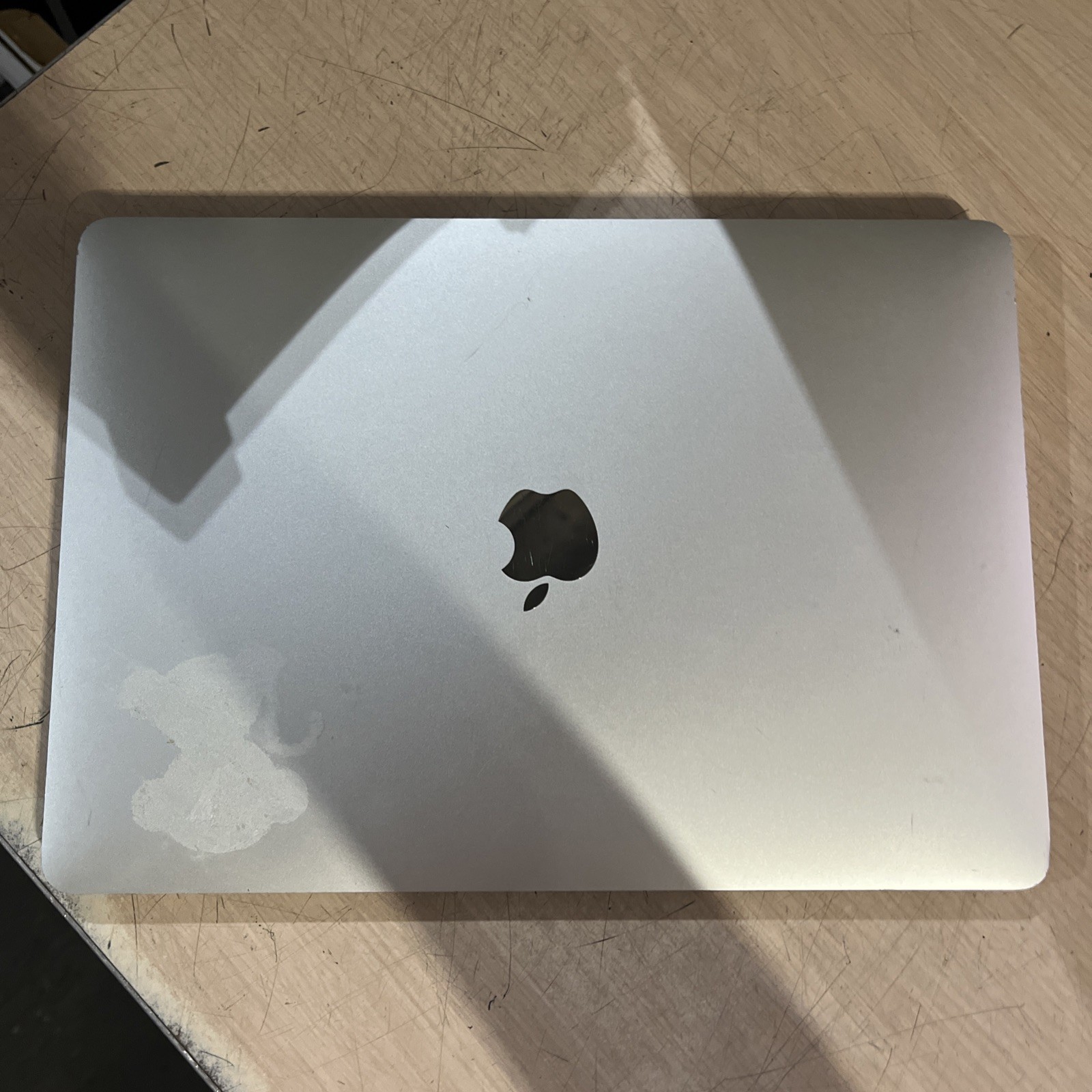 APPLE MACBOOK AIR “M1″ 8 CPU/7 GPU 2020 13” 3.2GHZ 8GB RAM 128SSD