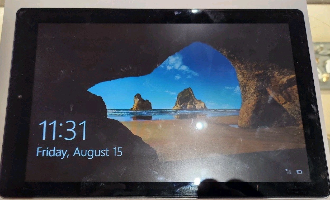 RCA Cambio W101SA23 Silver Tablet/Laptop & Keyboard – Locked PW For Parts ONLY