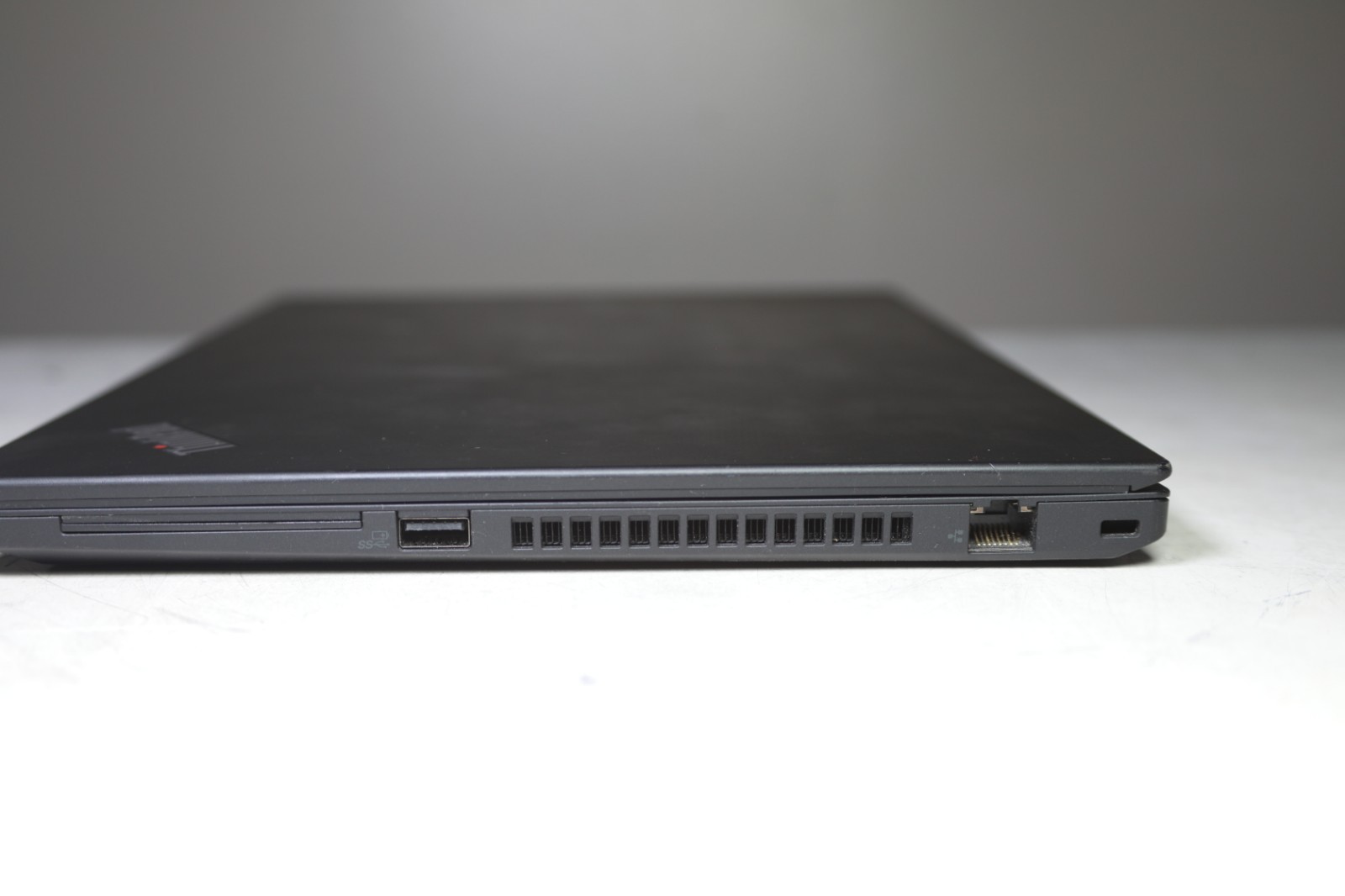 Lenovo ThinkPad T490 Intel Core i5-8265U CPU 1.60GHz-8GB RAM-256GB NVMe-NO OS