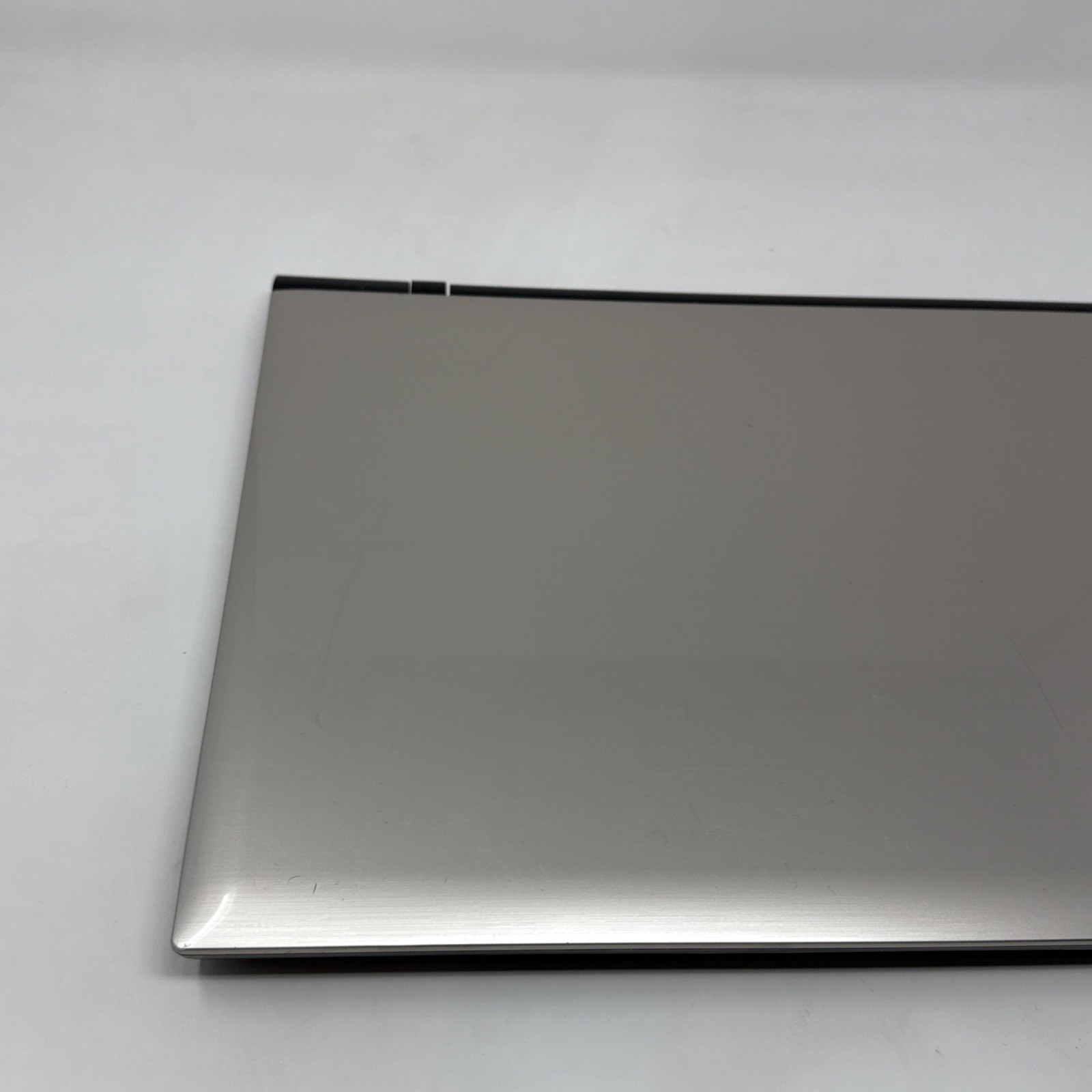 Toshiba Satellite L75-C7136 Laptop – For Parts Only