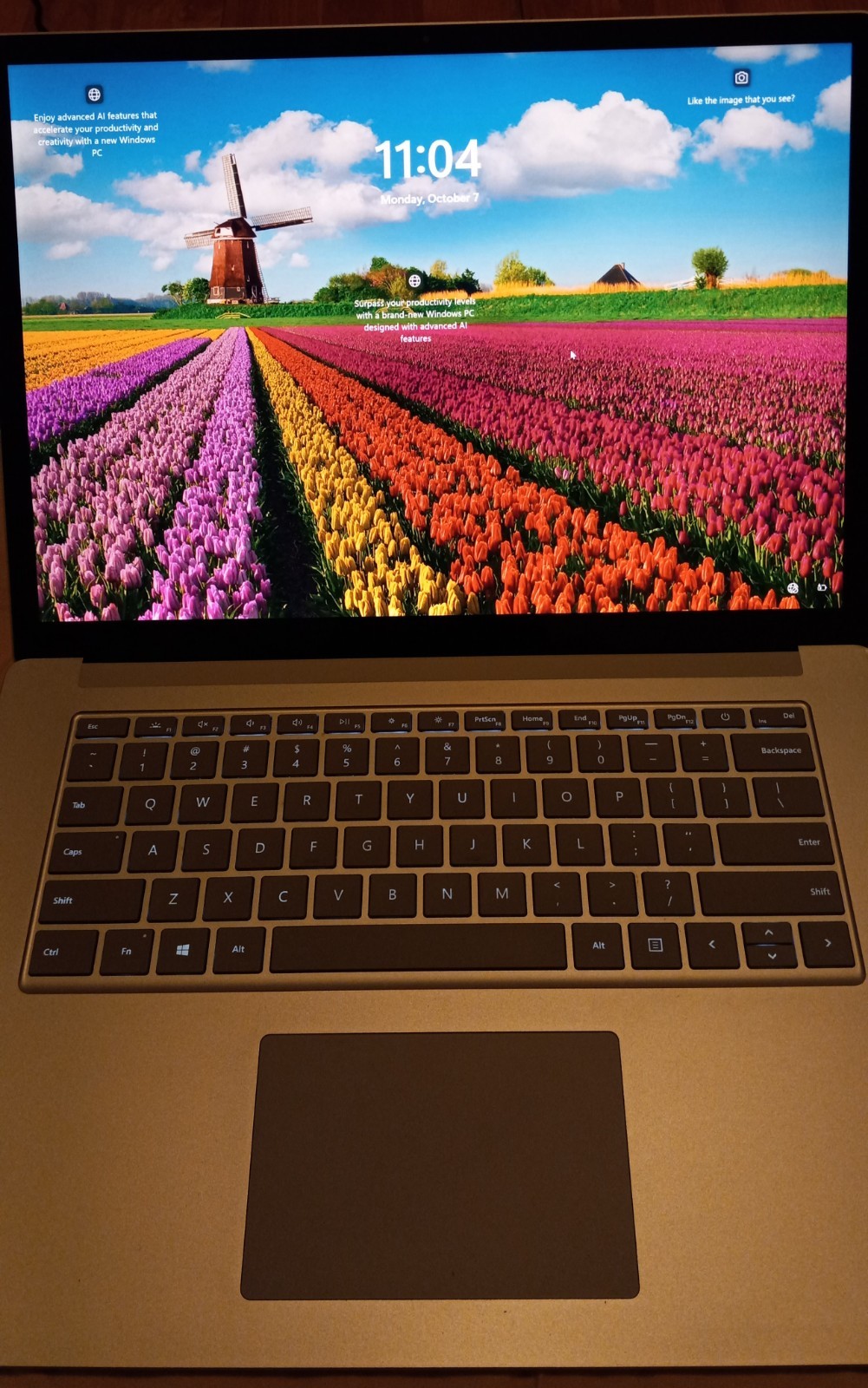 Microsoft Surface Laptop 3 15″/i5-1035G7, 1.2ghz/8GBram 256GB SSD -2 issues**