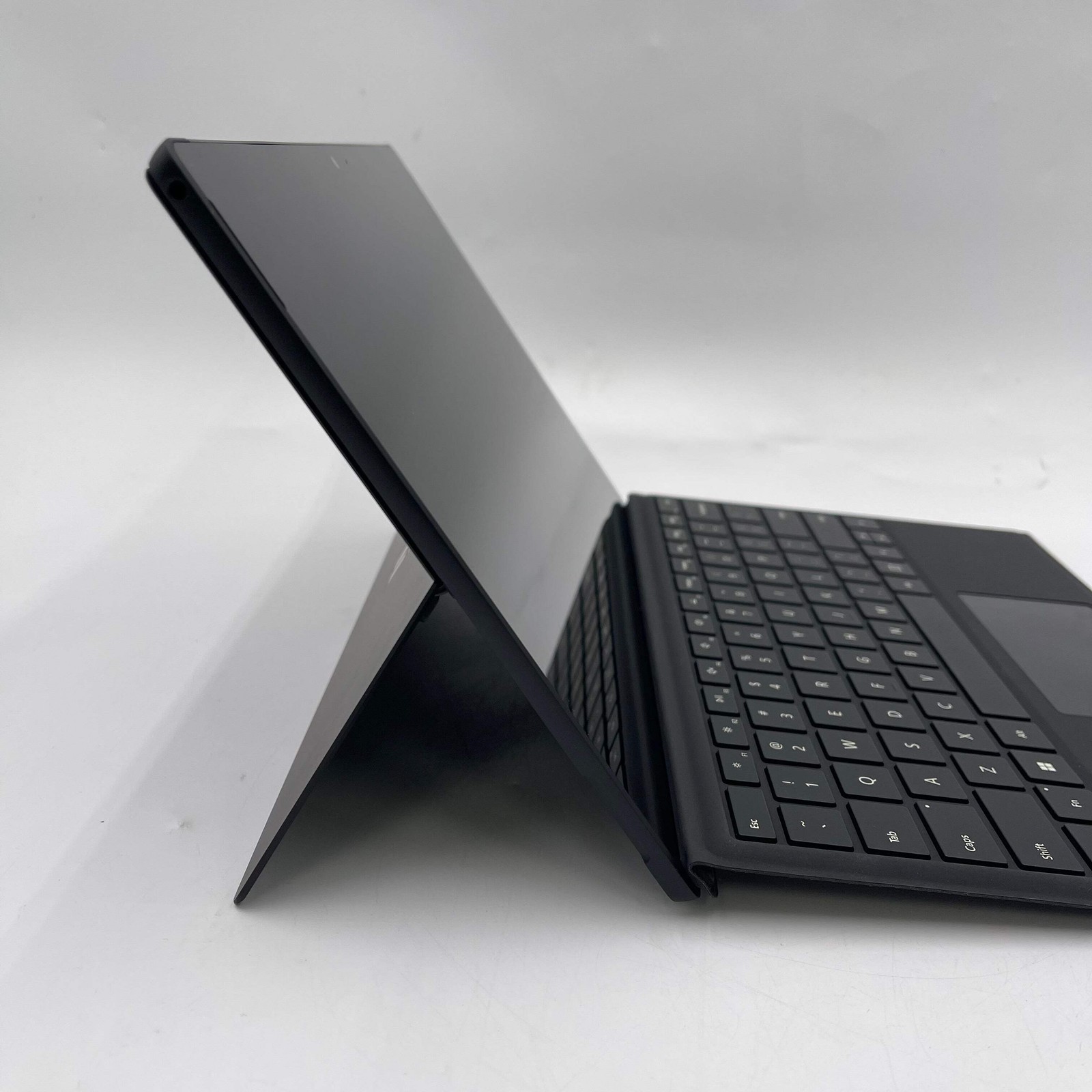 Broken Microsoft Surface Pro 6 1796 12.3″ i5-8350U 1.7GHz 8GB RAM 256GB SSD Bad