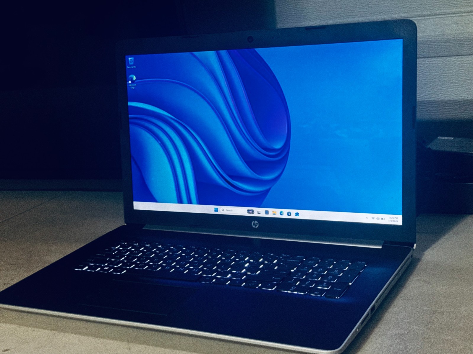 HP 17″ Laptop-Intel i7 7500U-8GB RAM-1TB HDD WIN 11-8GB RAM