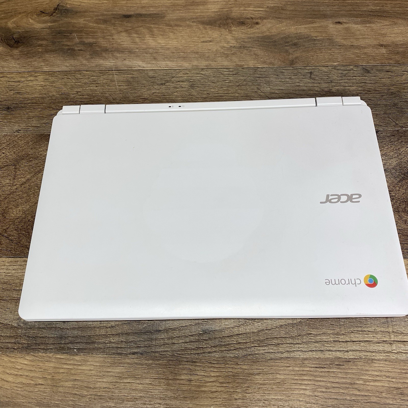 Acer Chromebook 11 CB3-131 Notebook – White, Dead Battery- Powers On