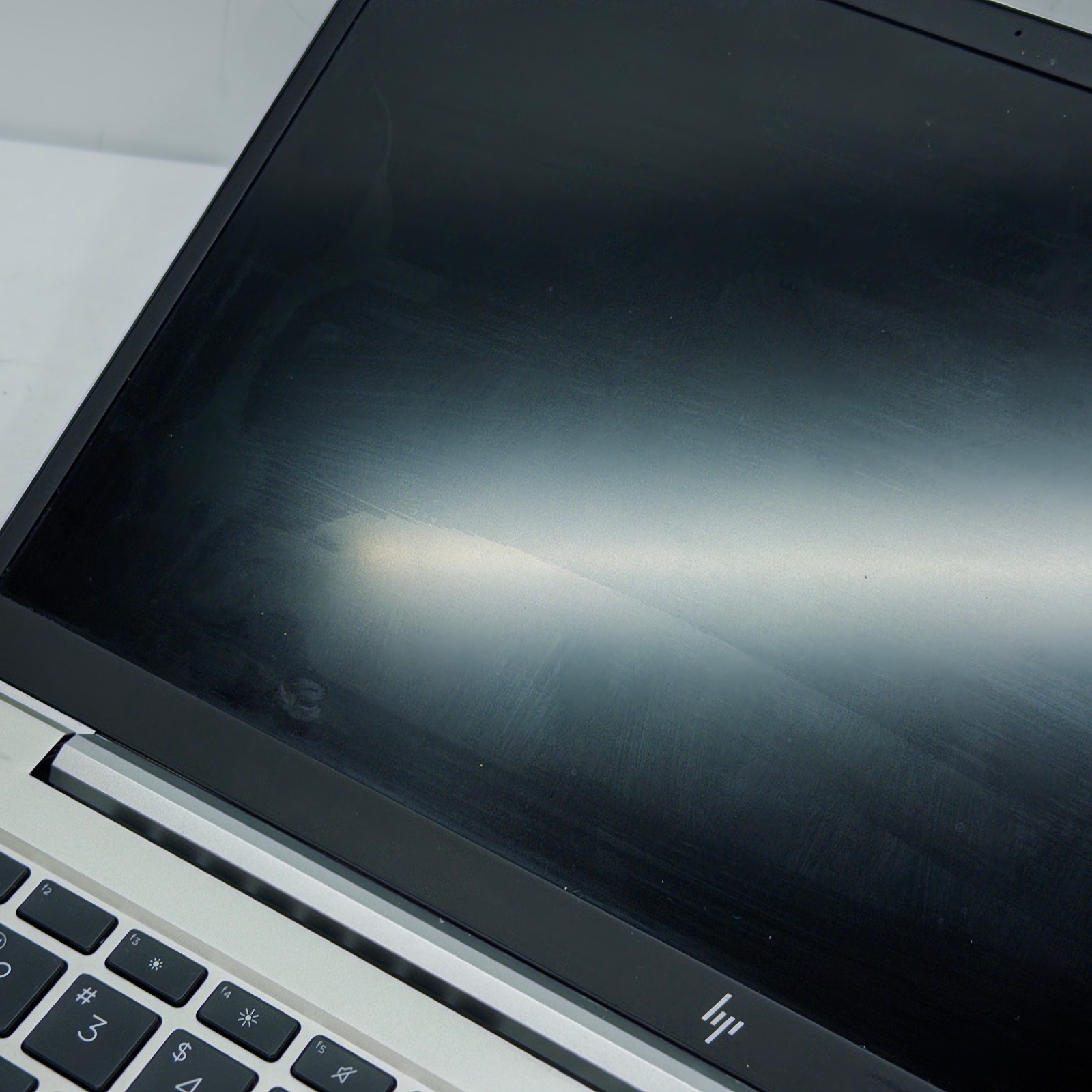 HP EliteBook 840 G7 i7-10510U 4c 8t NO RAM OR STORAGE CRACKED DISPLAY
