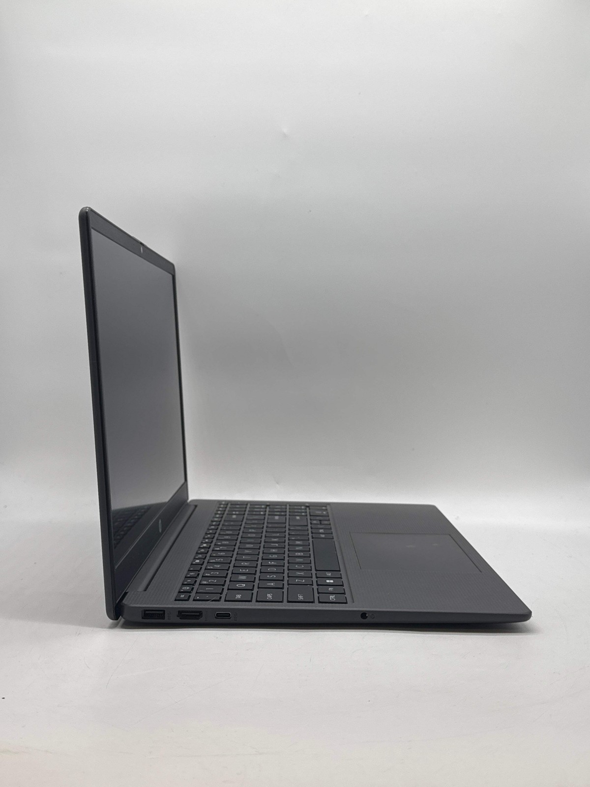 HP 255 G10 15.6″ Ryzen 3 7320U 8GB RAM 256GB SSD Win11 Home w/ Charger