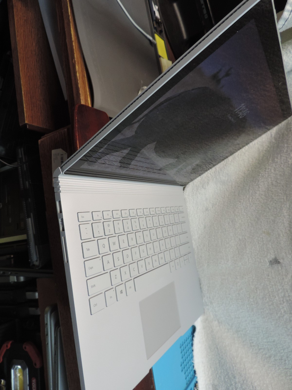 USED Microsoft Surface Book 2 13.5″ (256GB SSD, Intel Core i5-7300U, 8GB RAM