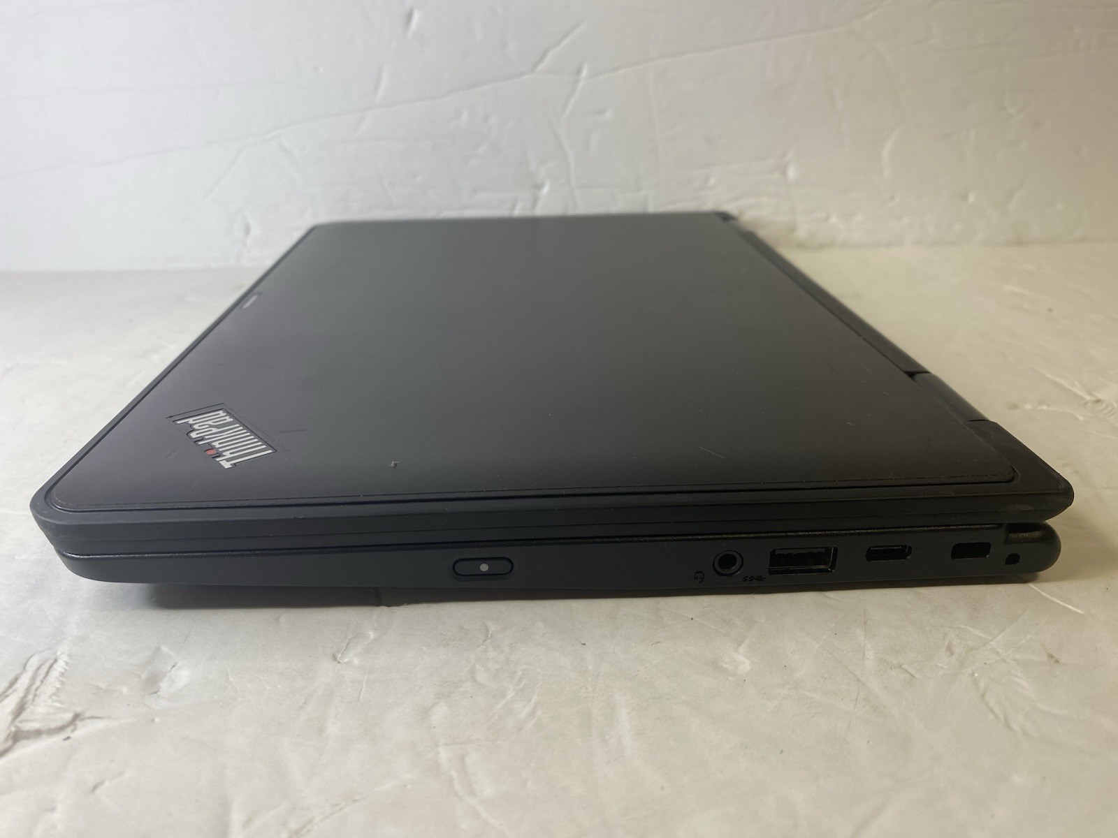 Lenovo ThinkPad Yoga 11e 11.6in 2 in 1 flip TouchScreen Windows 10