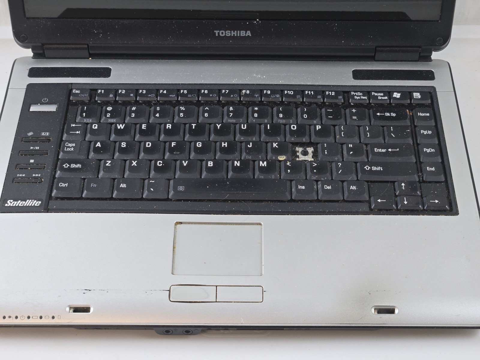 Toshiba Satellite A135-S4527 Laptop / Charger Sold As Parts