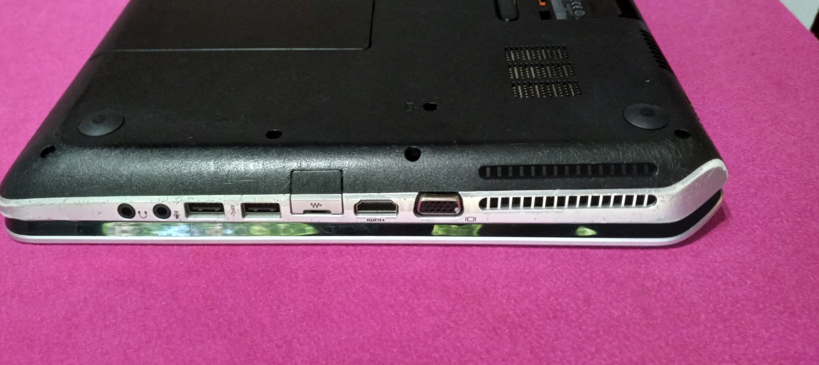 HP DV7 7000 Pavilion laptop Intel i7-3630qm 2.4-3.4Ghz 8GB ram 250GB SSD Wifi 5