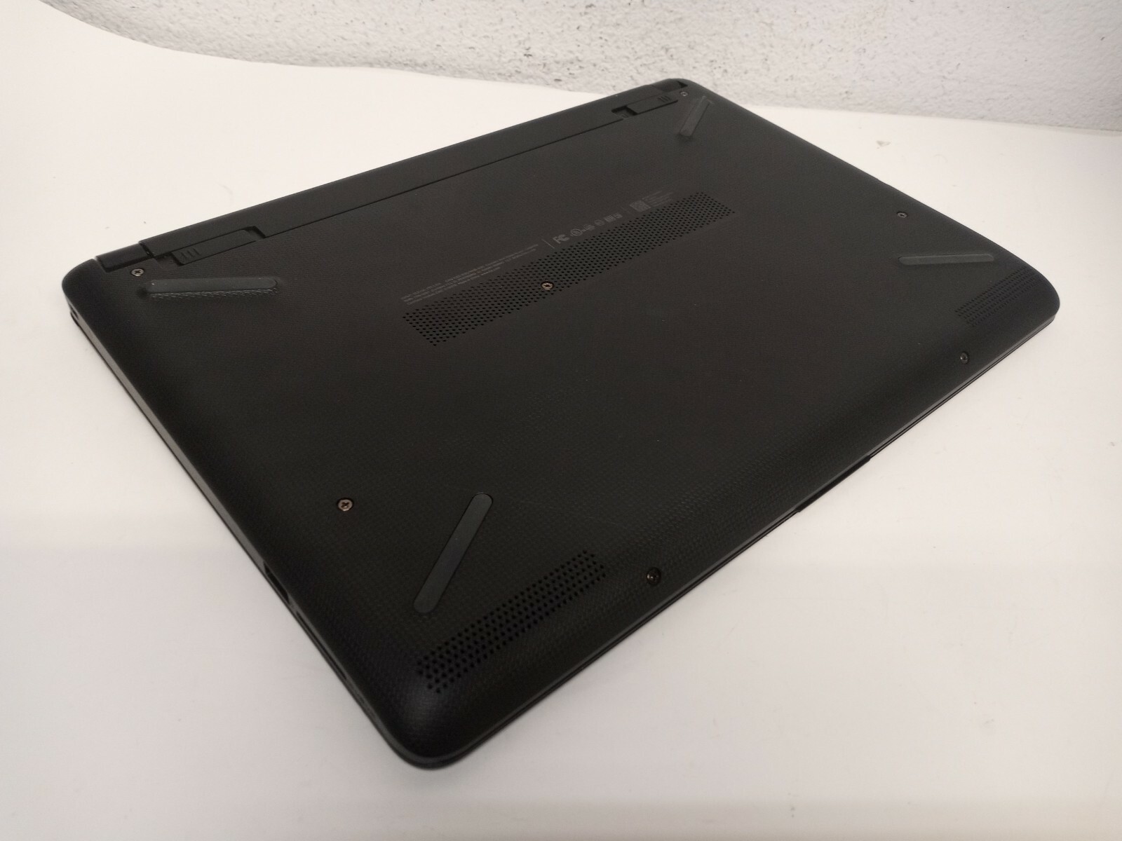 HP Laptop 14-bw012nr 14″ AMD E2-9000E Radeon 1.50GHz 4GB Ram 32GB SSD BT Win10
