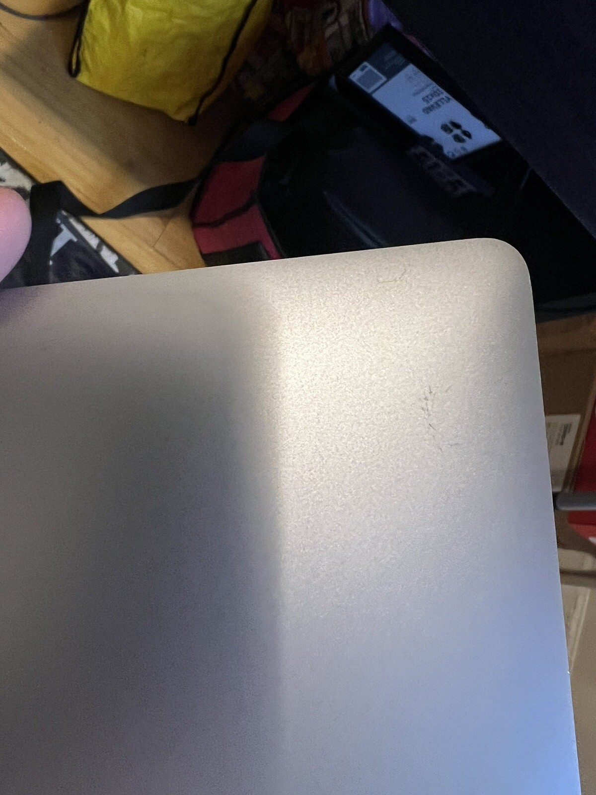 A1990 SPACE GRAY OEM LCD USED GRADE B PLEASE SEE PICTURE BEFORE BUYING