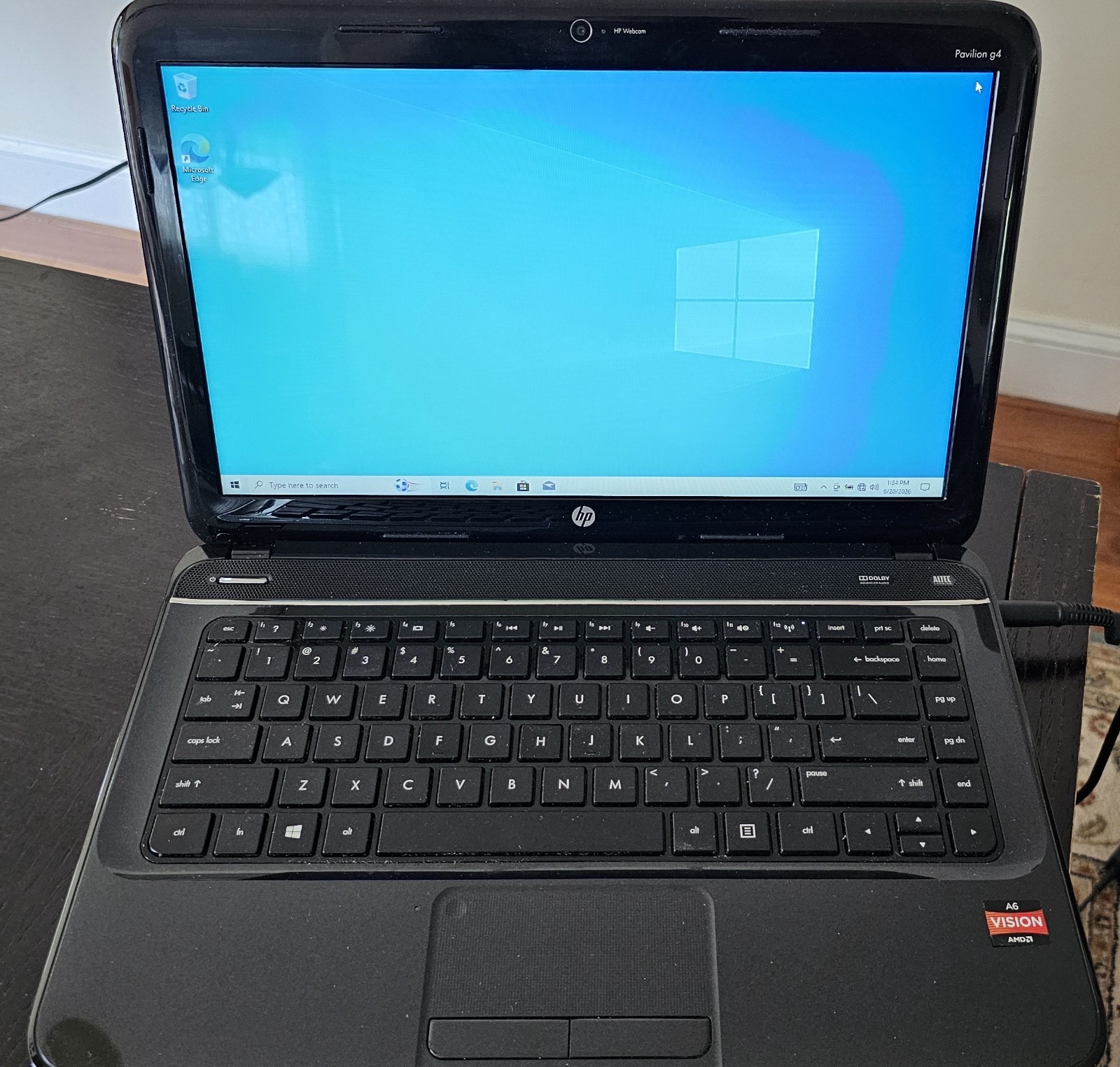 HP Pavilion g4 Notebook PC AMD A6-4400M APU with Radeon(tm) HD Graphics, 2700MHz