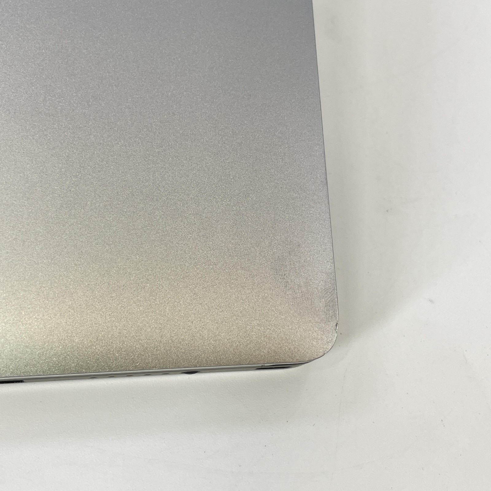 Dell XPS 15 9550 Gray 4K TOUCH i7-6700HQ 2.60GHz 16GB 1TB GTX 960M MAGENTA HUE
