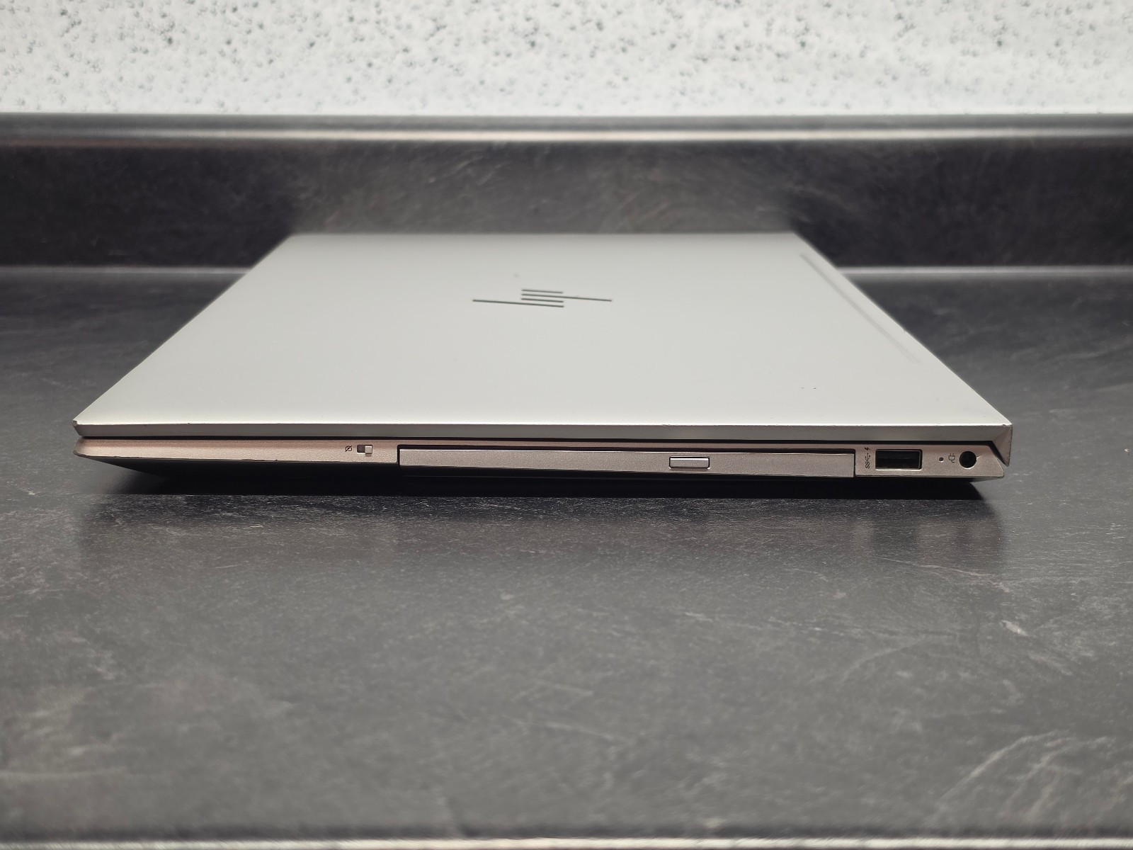 HP Envy 17m-ce0013dx – i7-8565U, 16GB RAM, 512GB SSD, NVIDIA MX 250, Touchscreen