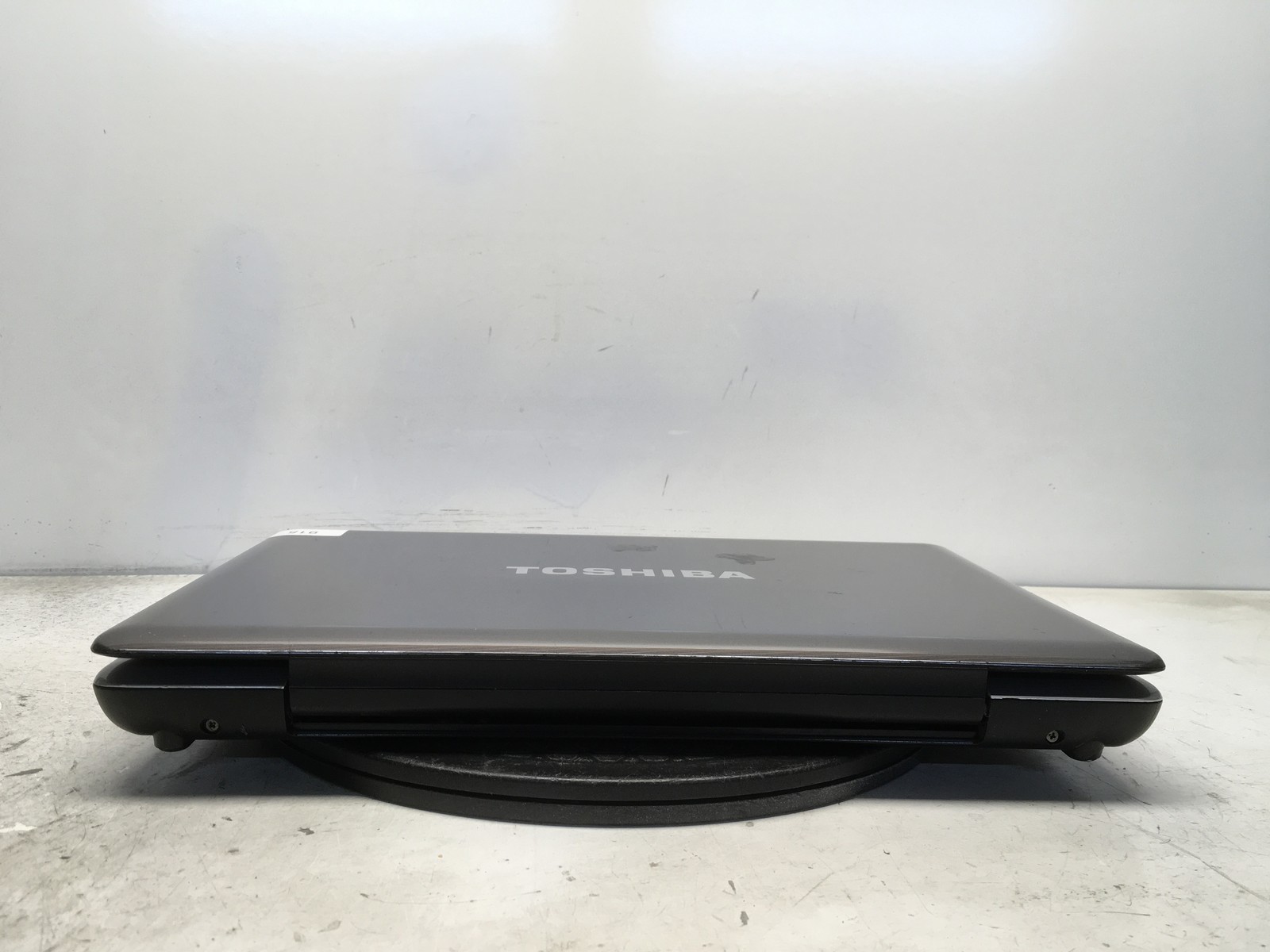 Toshiba Satellite Intel Pentium Dual-Core T4400 2.2GHz 3 GB NO HDD No Batt