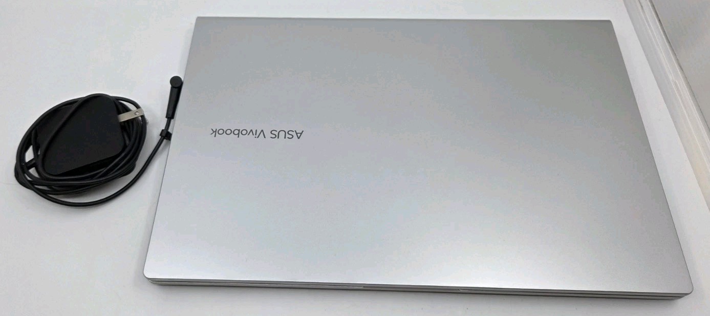 Asus Vivobook 14 128GB 8GB i3 11th Gen Intel UHD Graphics