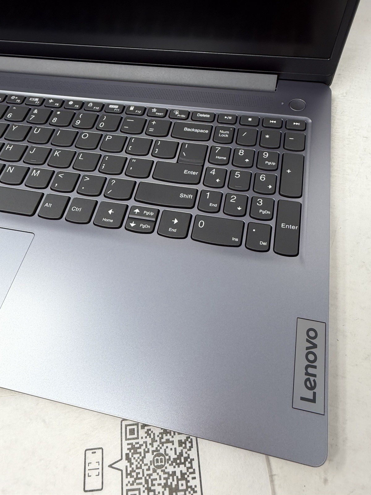 LENOVO IdeaPad Slim 3 15IAN8 15.6″ FHD Intel N100, 4gb Ram, 128gb HHD, Intel UHD