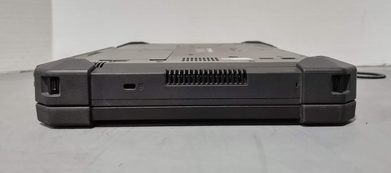 Dell Latitude 7220 Rugged Extreme Tablet w/OEM Keyboard i7-8665U 16GB 512GB NoOS
