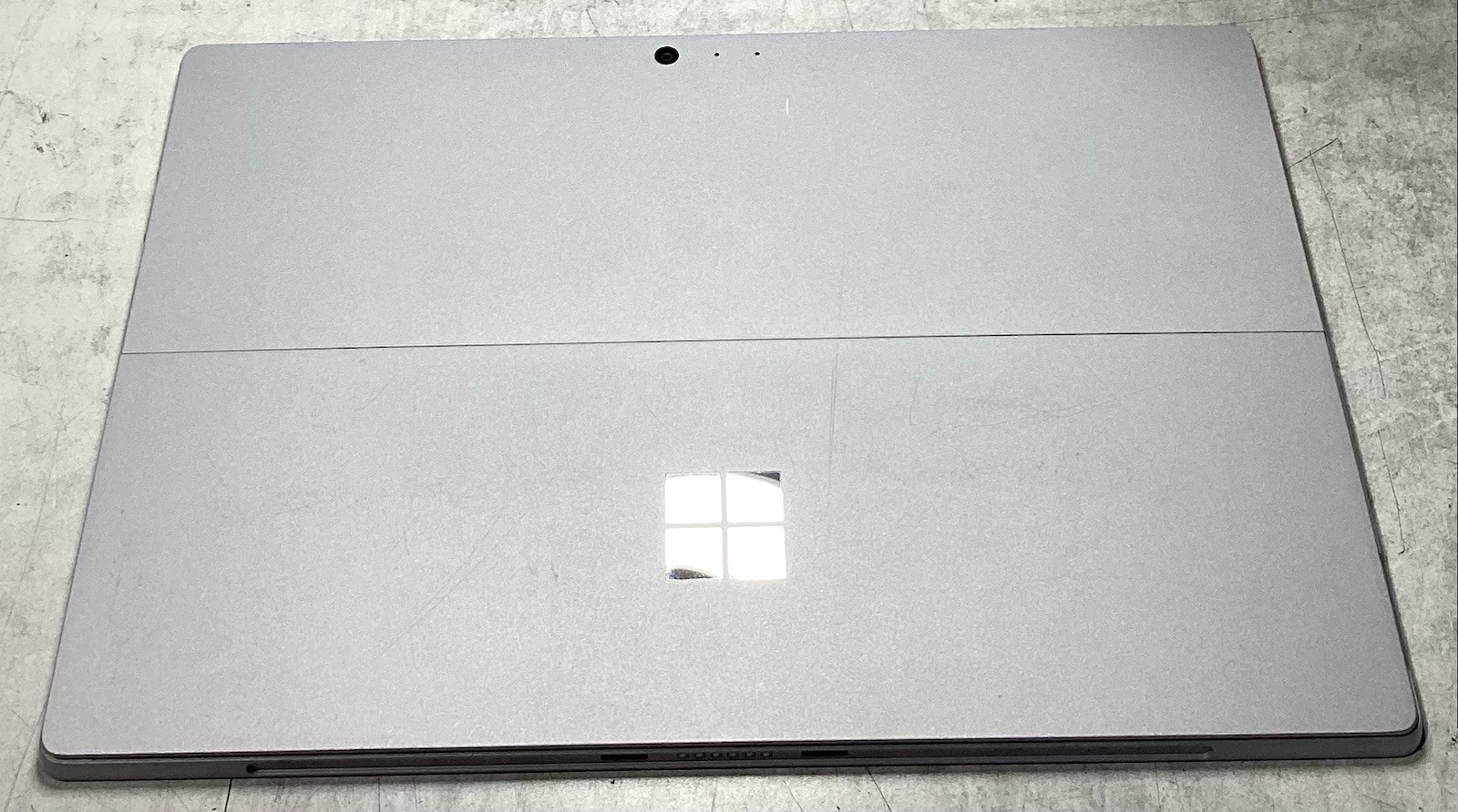 Microsoft Surface Pro 5th Gen Intel Core i5-7300U @ 2.6GHz 8GB RAM 256GB SSD