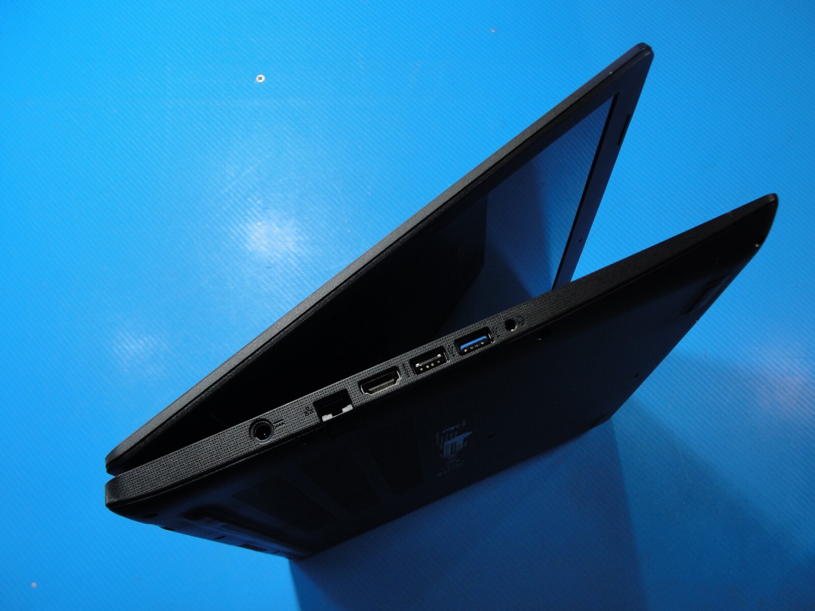 Acer Aspire 3 A317-52-569E 17.3” HD Intel Core i5-1035G1 1GHz 8GB 1TB HDD+Charge