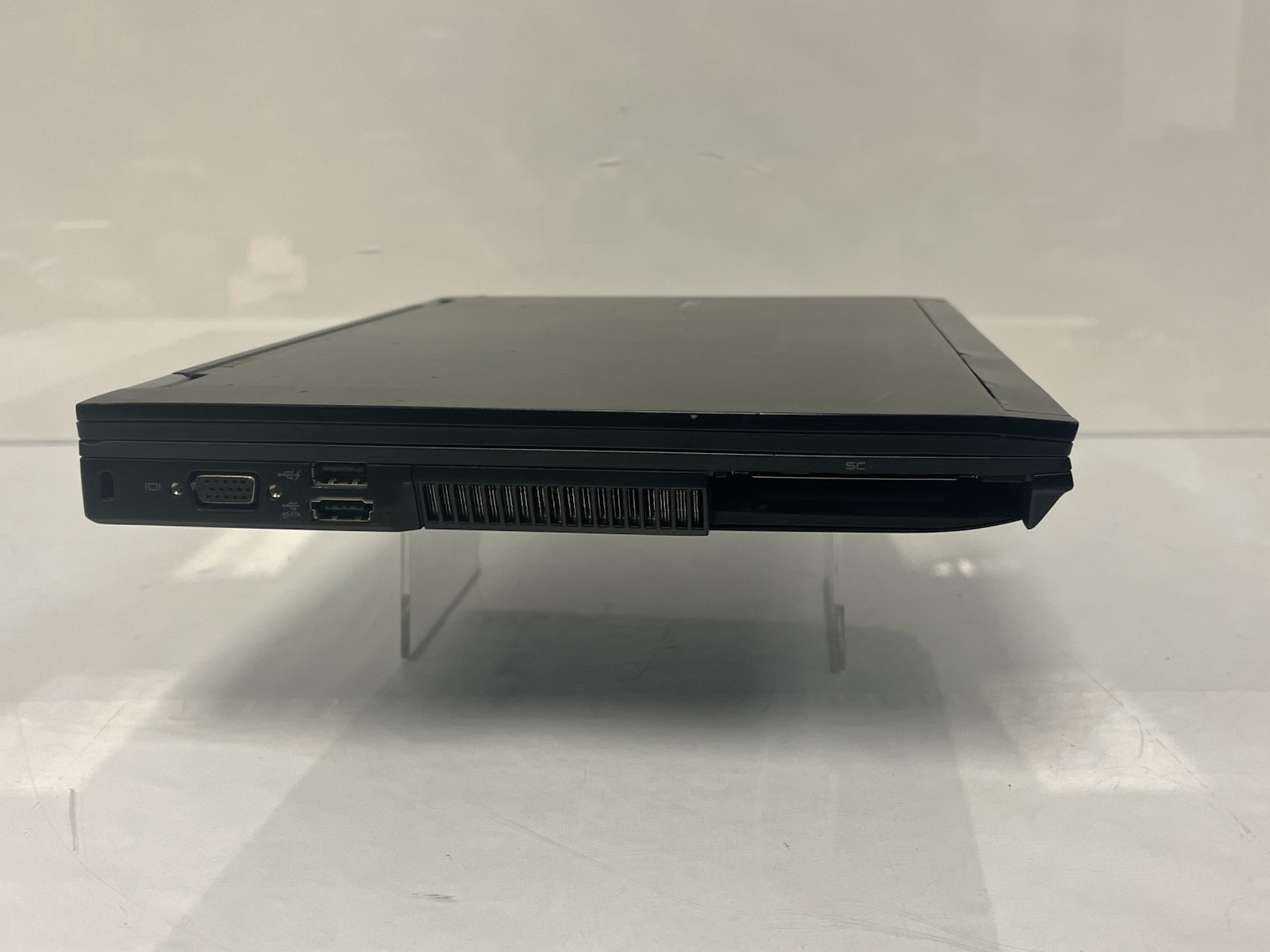 Dell Latitude E6400 14.1″ Intel C2D P8700 2.53GHz NO Ram NO HDD FOR PARTS