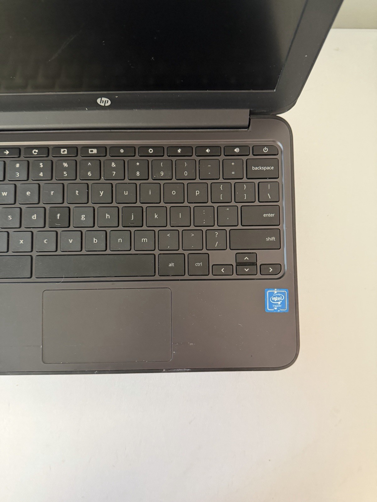 HP Chromebook 11 G4 Laptop – Screen Leaks Light – Intel Celeron N2840 – Read Des