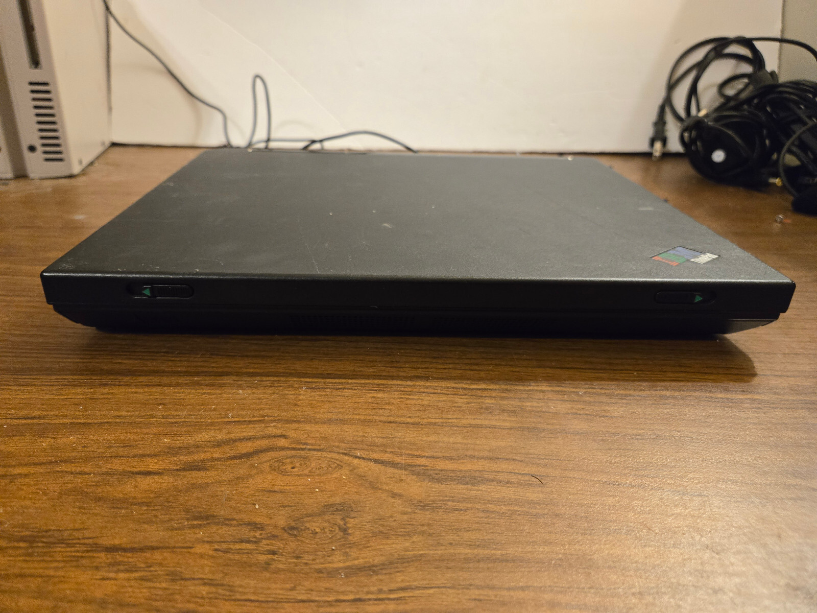 Lenovo ThinkPad R31 13.3″ Laptop Pentium III @1.13GHz 256MB RAM 20GB HDD No OS