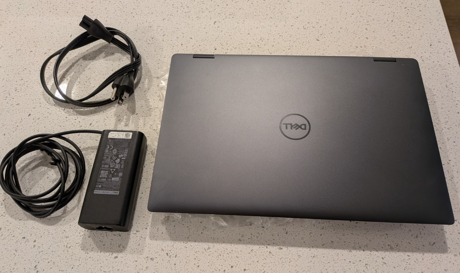 Dell Latitude 9440 14″ Touch 1.8 GHz i7-1365U 32GB 480GB SSD Excellent 2-in-1