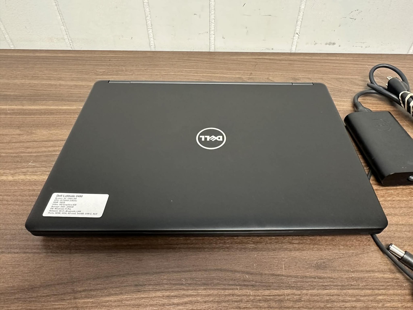 Dell Latitude 5480 14 Inch 1366×768 i5-7300U 2.6 GHz 16 GB RAM HD Graphics