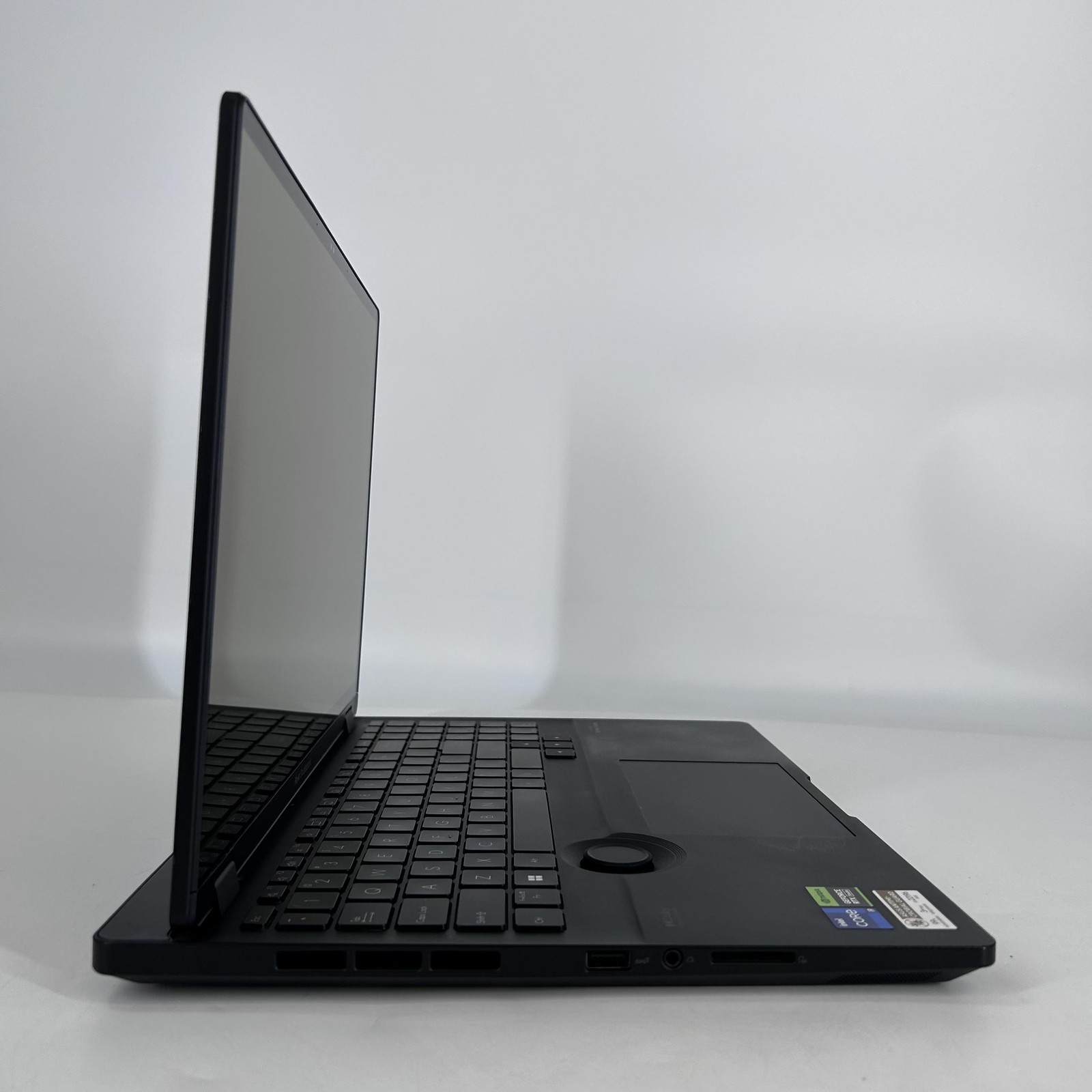 Asus ProArt Studiobook 16 QHD+ TOUCH 2.2 GHz i9-13980HX 16GB 1TB SSD RTX 4060