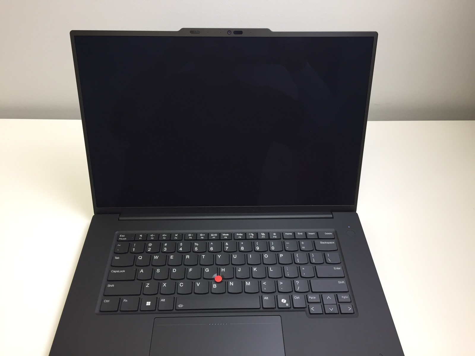 Lenovo ThinkPad P1 Gen 7 21KV000PUS – Intel Core Ultra 7, 32GB RAM, 1TB SSD