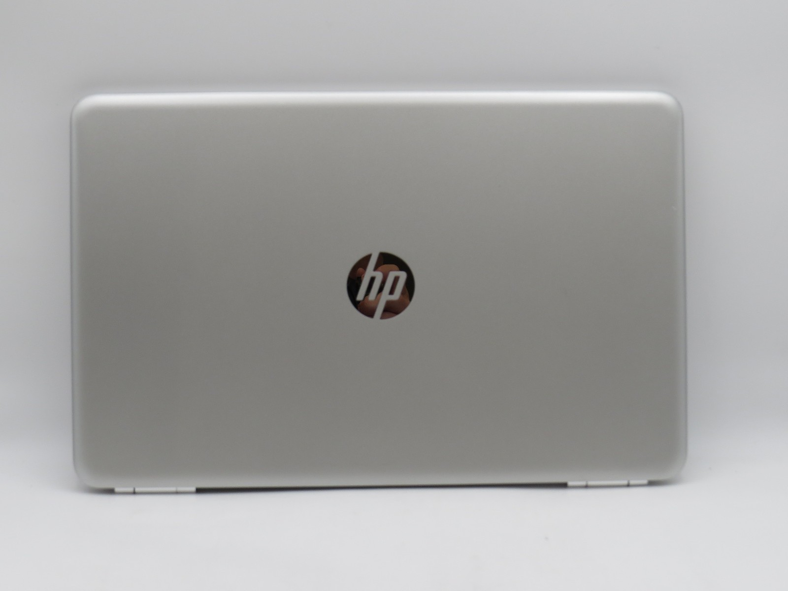 HP Pavilion | i5-7200U @ 2.5GHz | 12GB DDR4 | 15.6″ | No HD/OS/AC/Battery