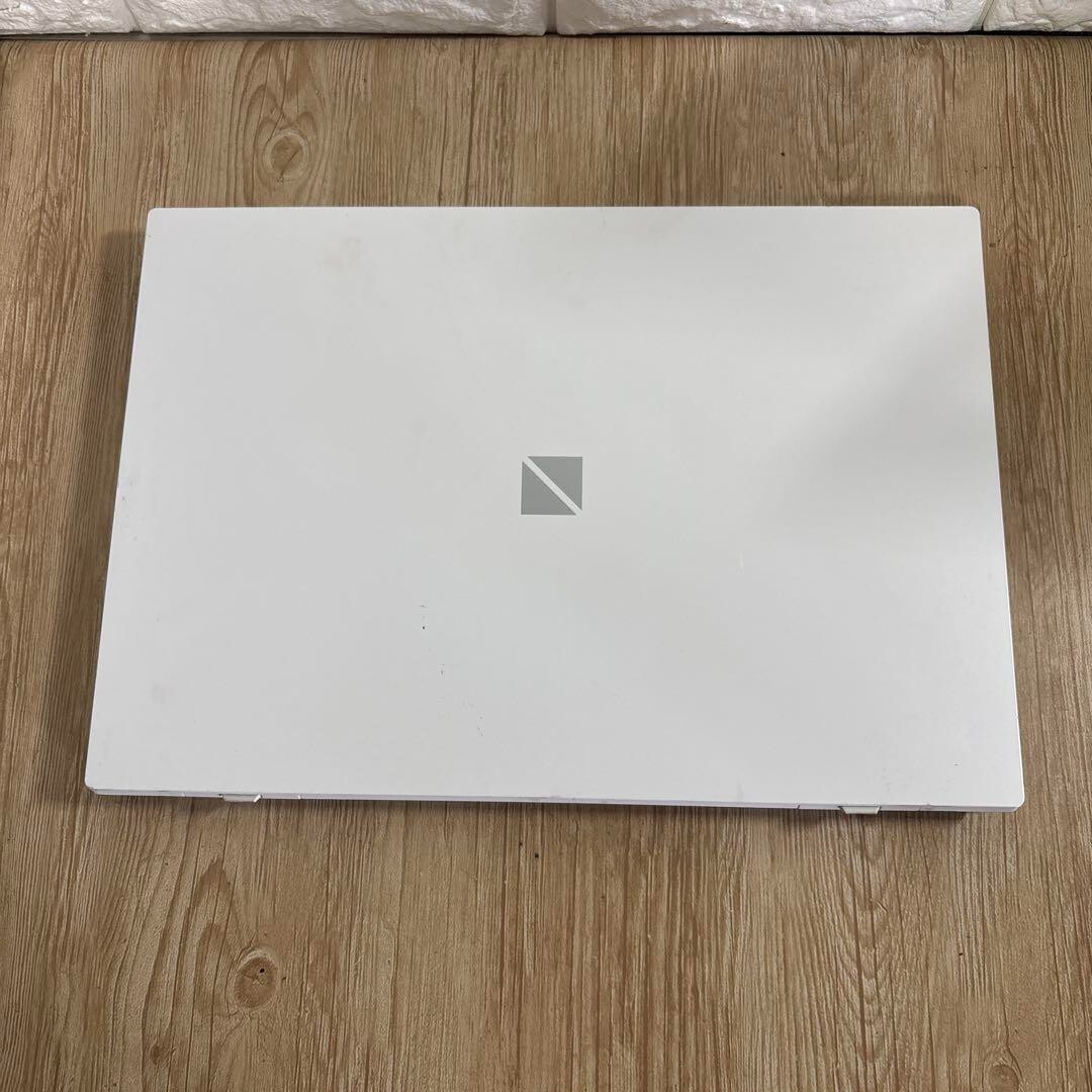 NEC LAVIE PC-N153CEAW AMD Ryzen 3 5300U GPU: AMD Radeon(TM) Graphics n83
