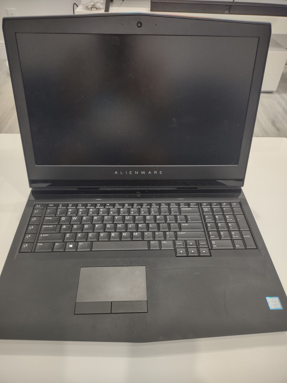 Dell Alienware 17 R4 Gaming 120Hz 2.90GHz i7-7820HK 16GB 1TB HDD GeForce GTX1080