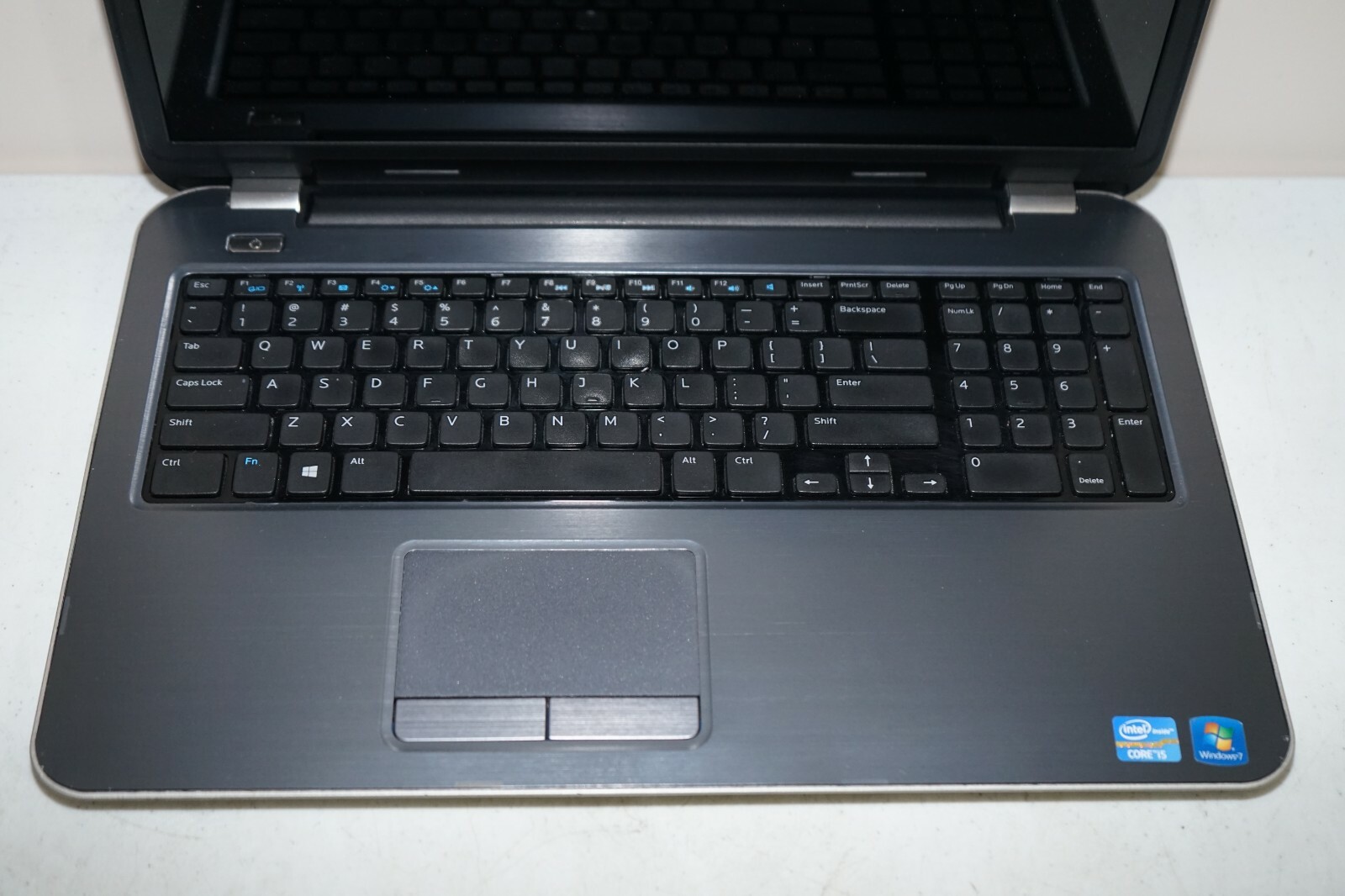 ^ Dell Inspiron 5721 Intel Core i5 3337U @1.8GHz No Ram No HD #C113