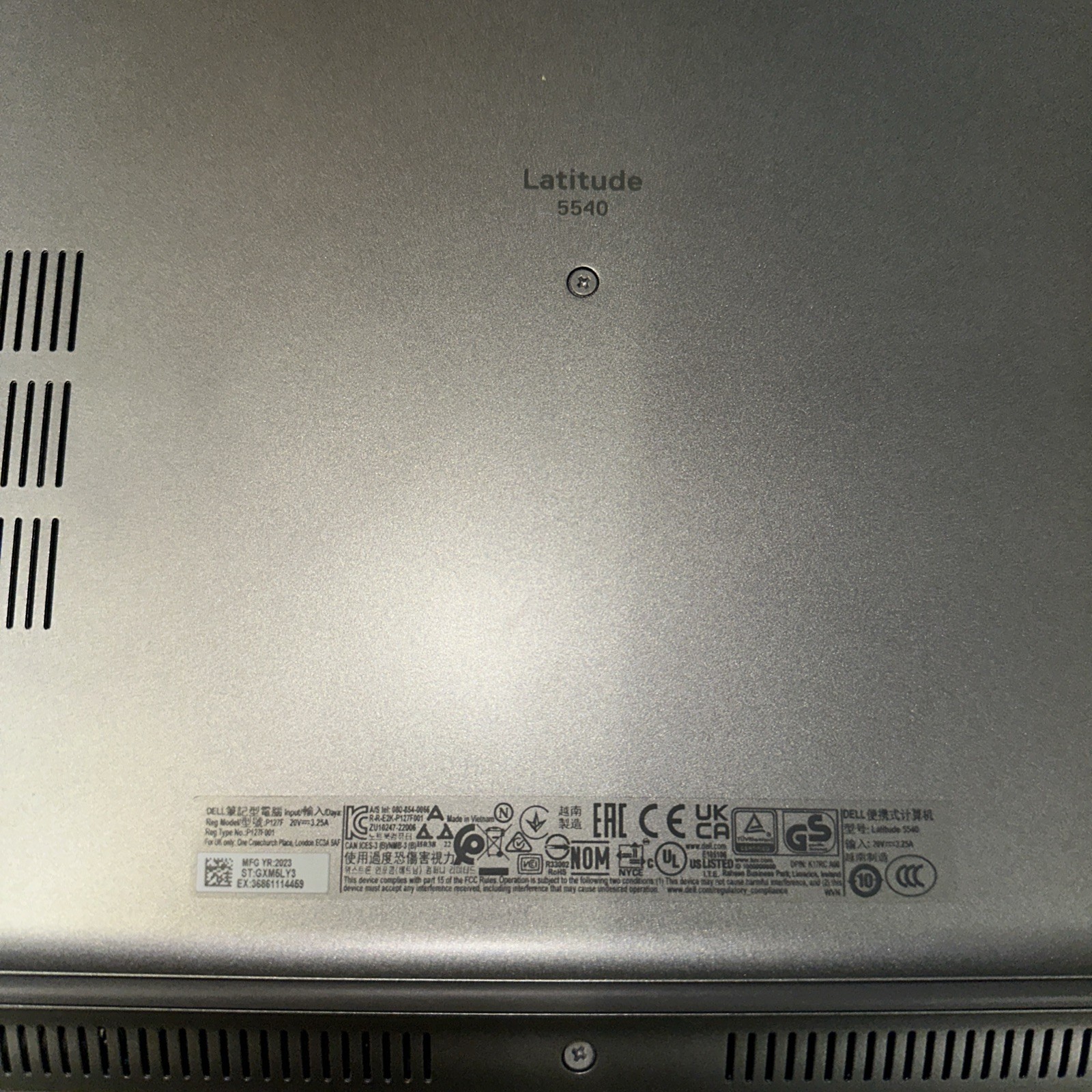 Dell Latitude 5540 15.6″ i7-1365U 16GB DDR4 256GB SSD Windows 11 Home in Gray