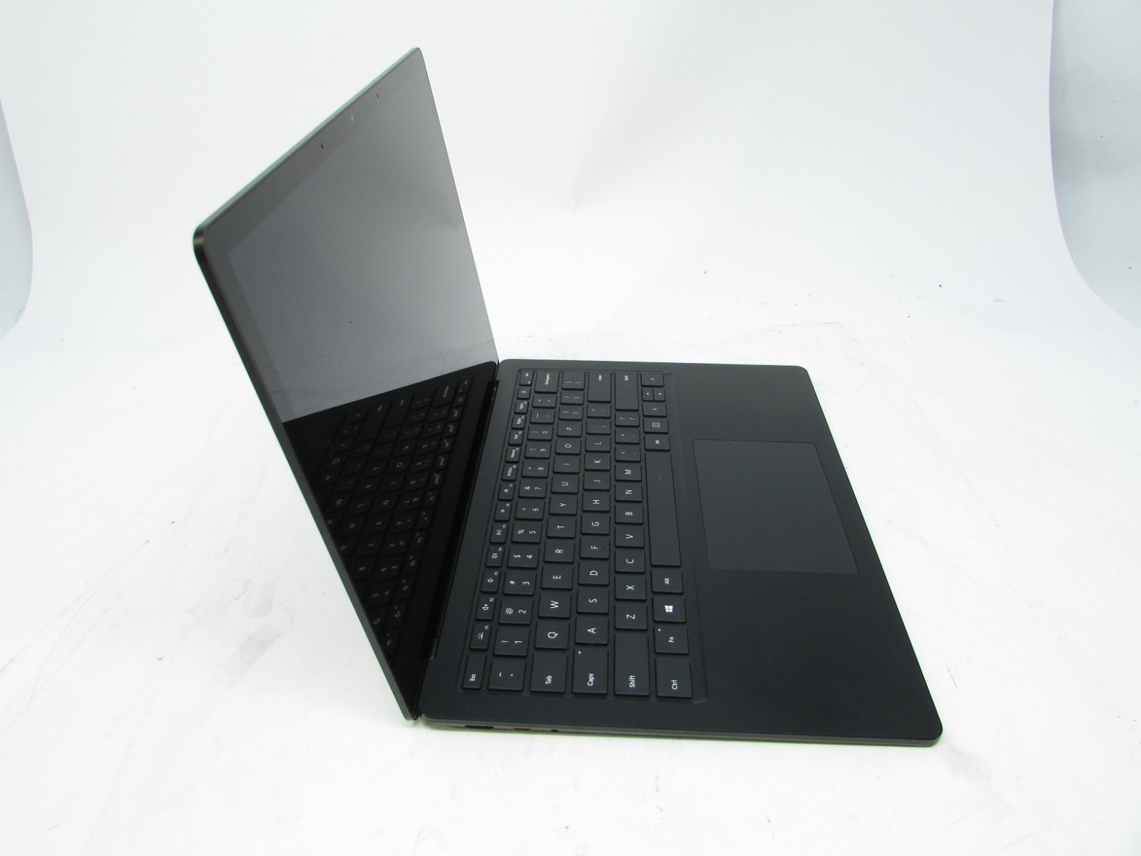 Microsoft Surface Laptop 3 1868 13.5″ Touch i7-1065G7 1.3GHz 16GB 256GB No OS/AC