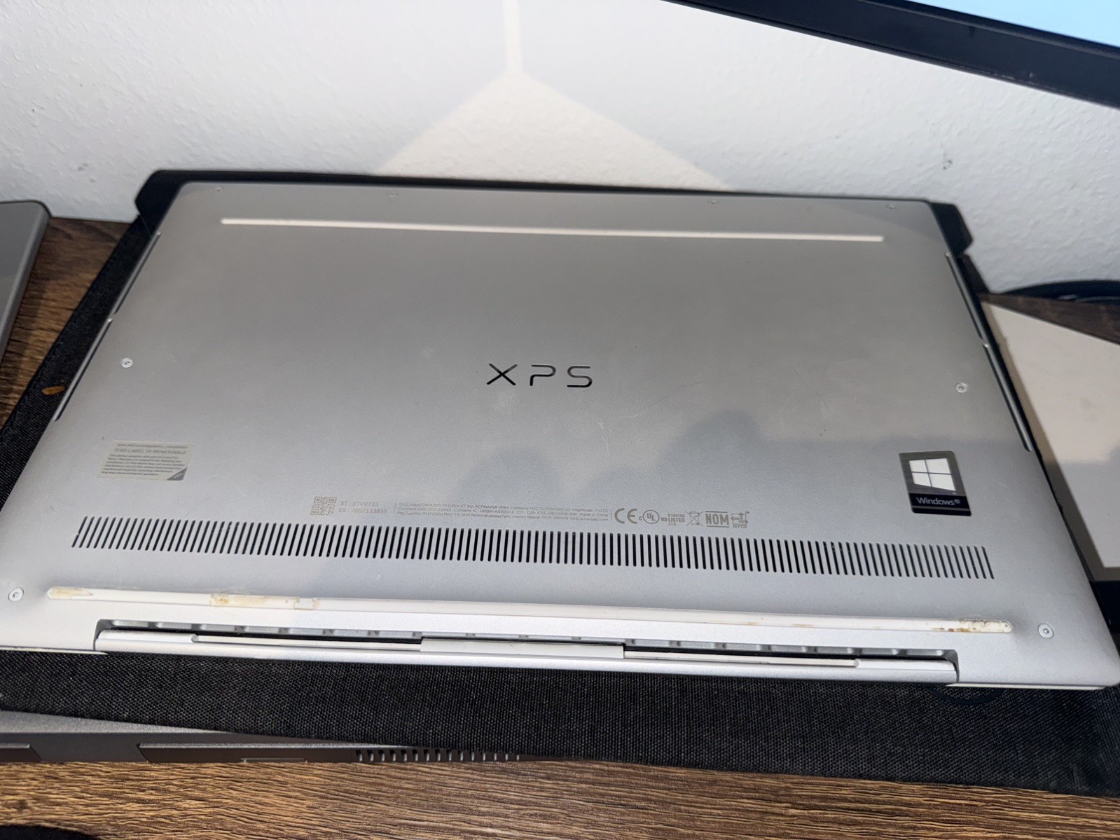 DELL xps 19 9300