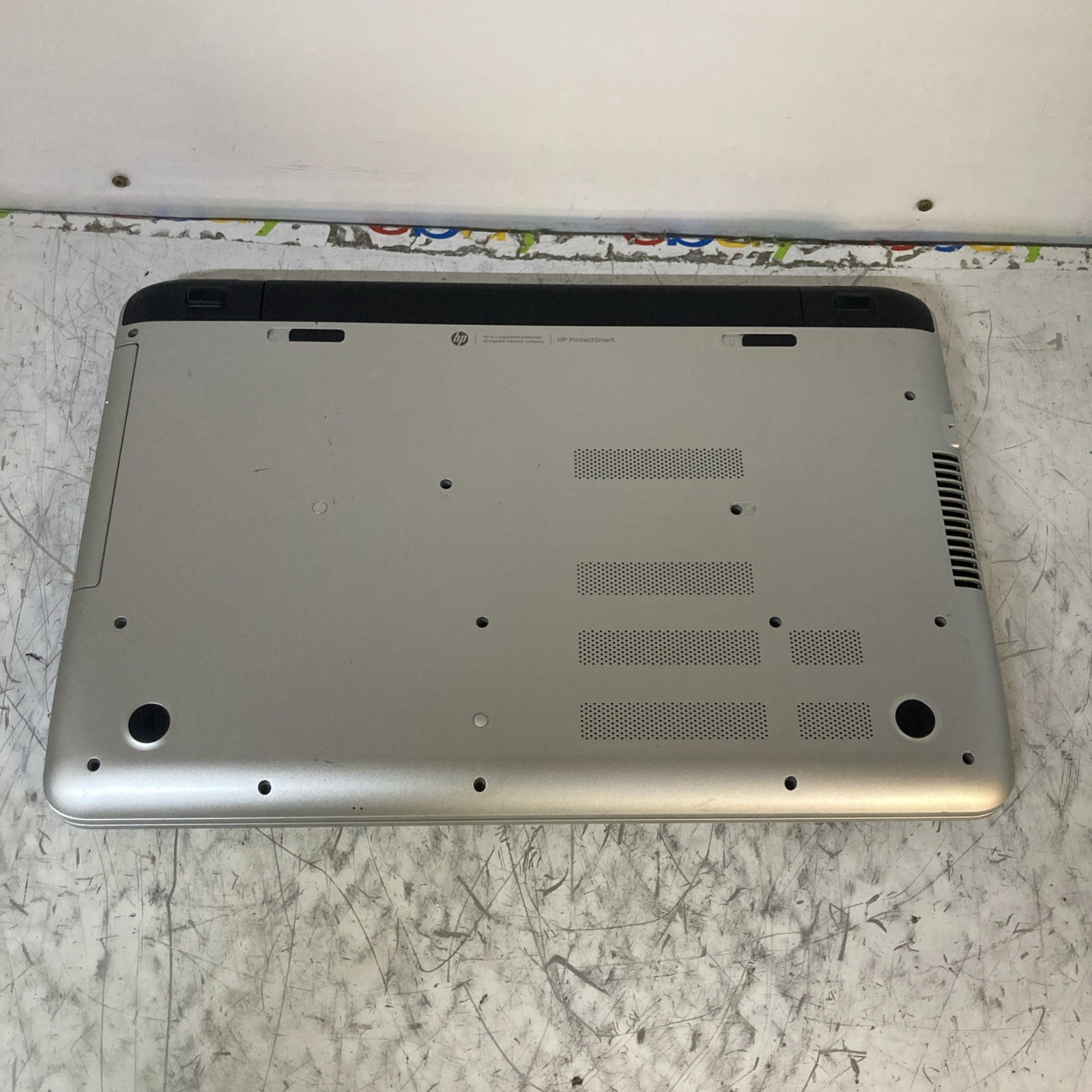 HP Pavilion 17-f053us AMD A8-6410 AMD Radeon R5 2GHZ 8GB NO HDD Boot to BIOS