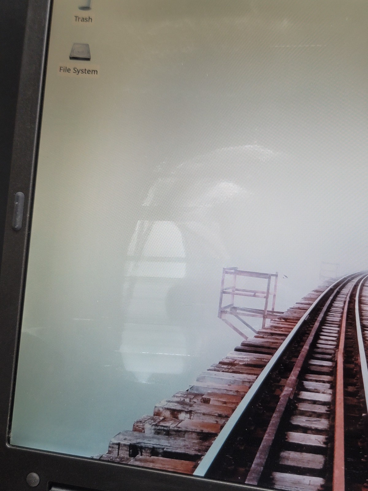 Dell Linux Ubuntu PP14L with Power Adapter PA-13 NEEDS NEW SCREEN