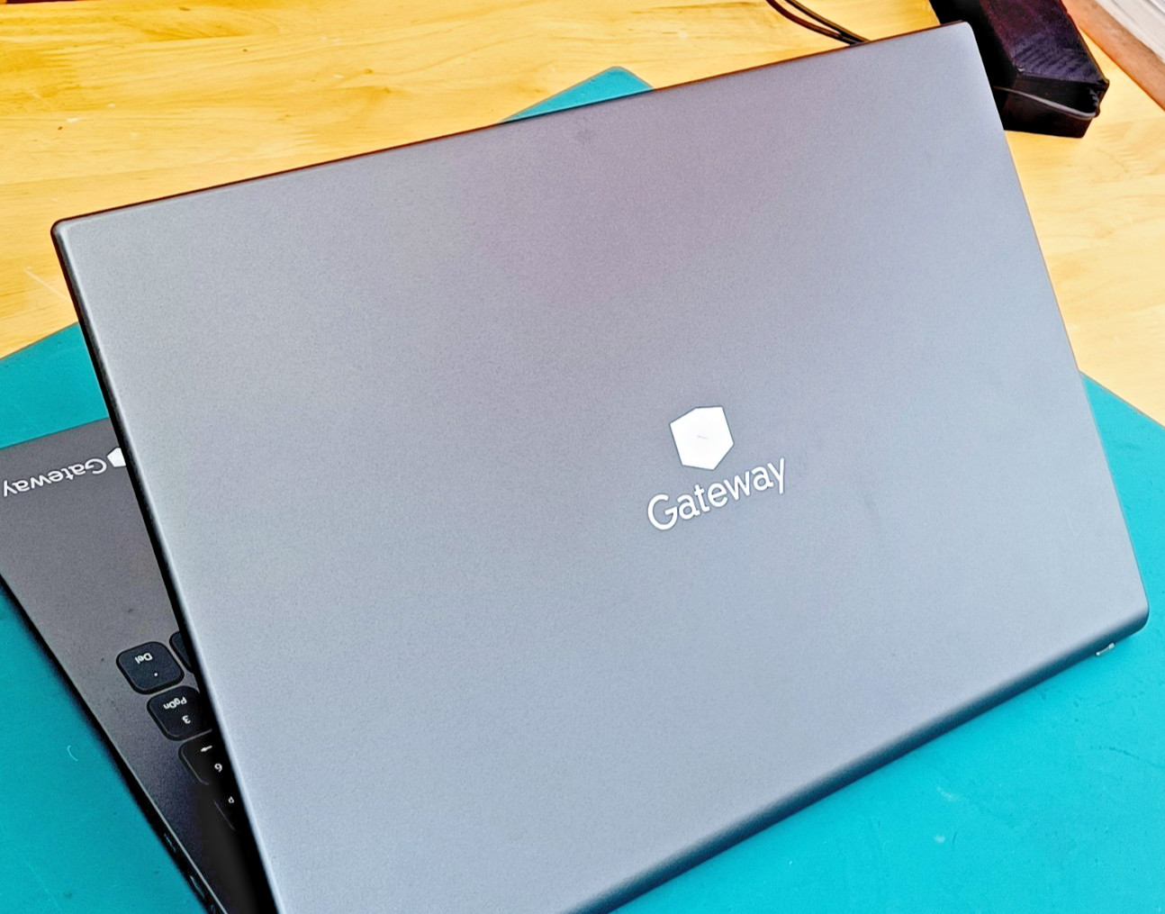 Gateway 15.6″ (128GB SSD, Intel Pentium Silver, 1.10GHz, 4GB) Laptop – Silver