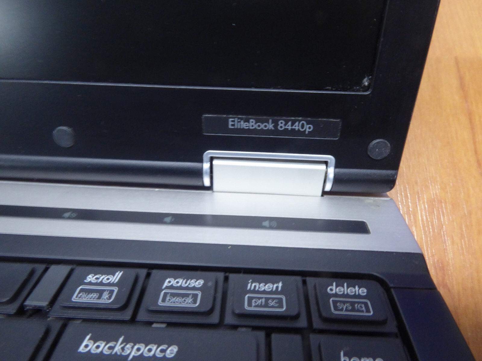 HP ELITEBOOK 8440p 14″ LAPTOP i5-M520 2.4GHz 8GB 240GB SSD WINDOWS 10 PRO
