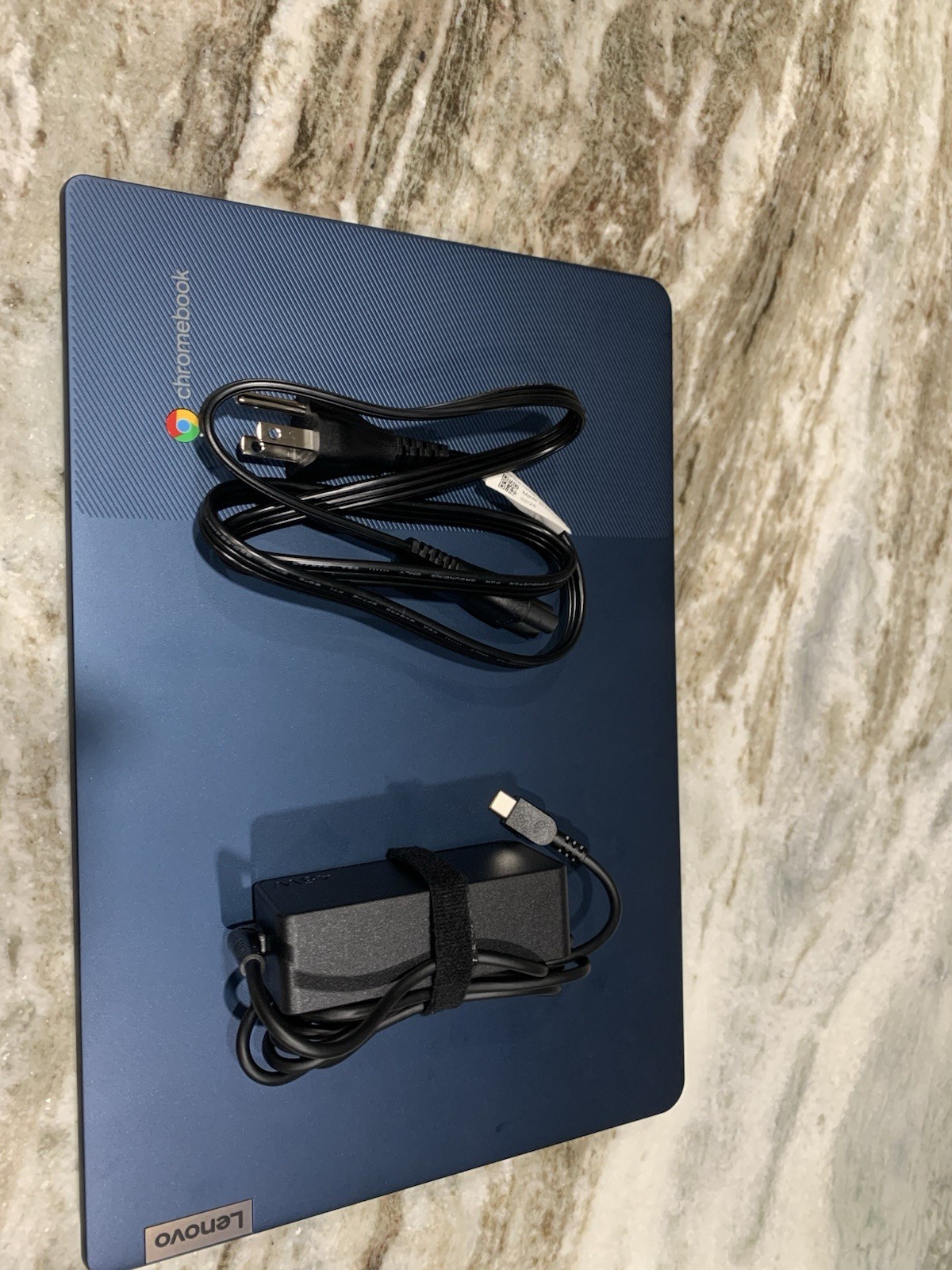 Lenovo IP Slim 3 Chromebook 14″ Blue 4GB RAM 64GB eMMC Chrome OS Wi-Fi Bluetooth