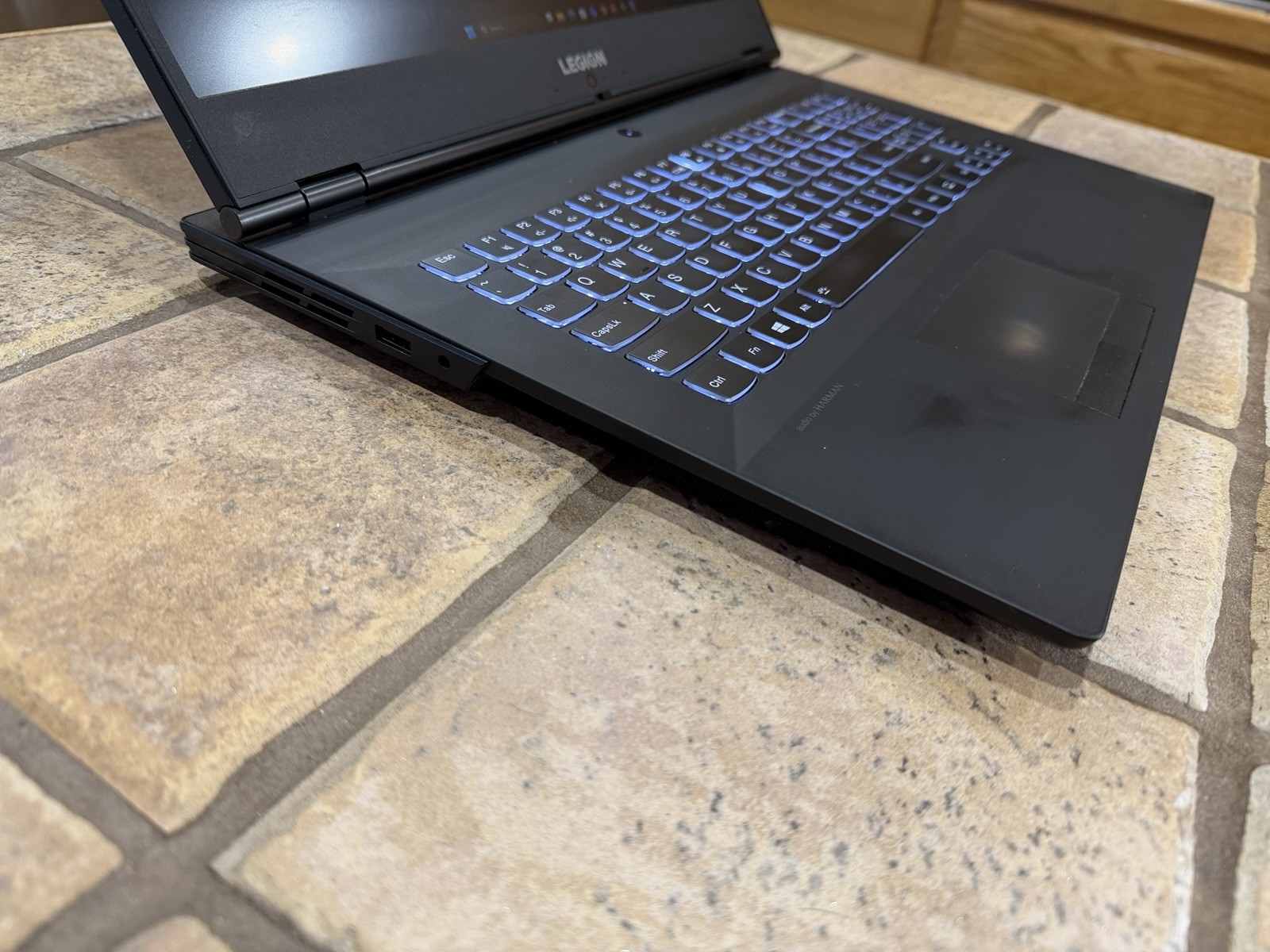 Lenovo Legion Y540-17IRH 144Hz IPS i7-9750H 16GB RAM 512GB SSD GTX 1660 Ti W11