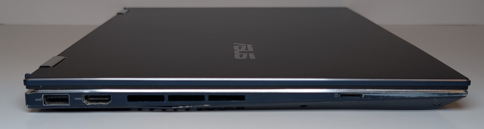 Asus ZenBook Flip 14″ Q529ZA i7‑12700H 16GB/512GB SSD Touch Touchscreen. ~28A~