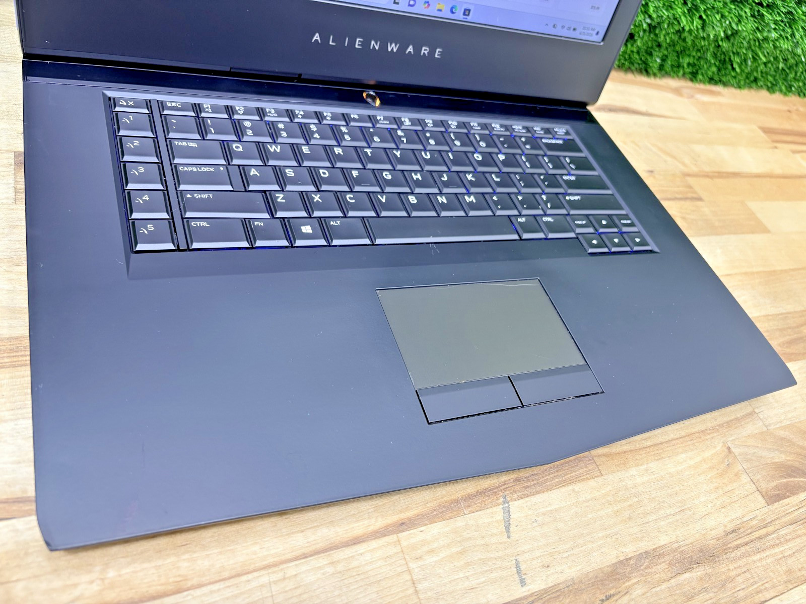 Dell Alienware 15 R3 Intel i7-7th Gen 2.80GHz 32GB RAM 512GB SSD Nvda GTX 1060*
