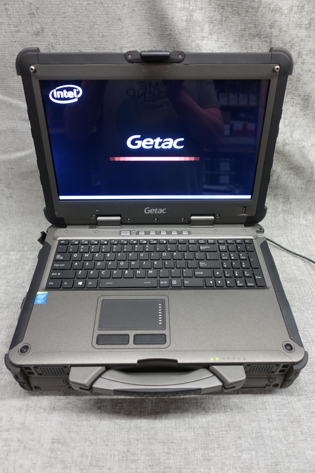 Rare GETAC X500 G2 Rugged Mobile Laptop / Server X500 i7 32gb Ram holds 6 HDD’S